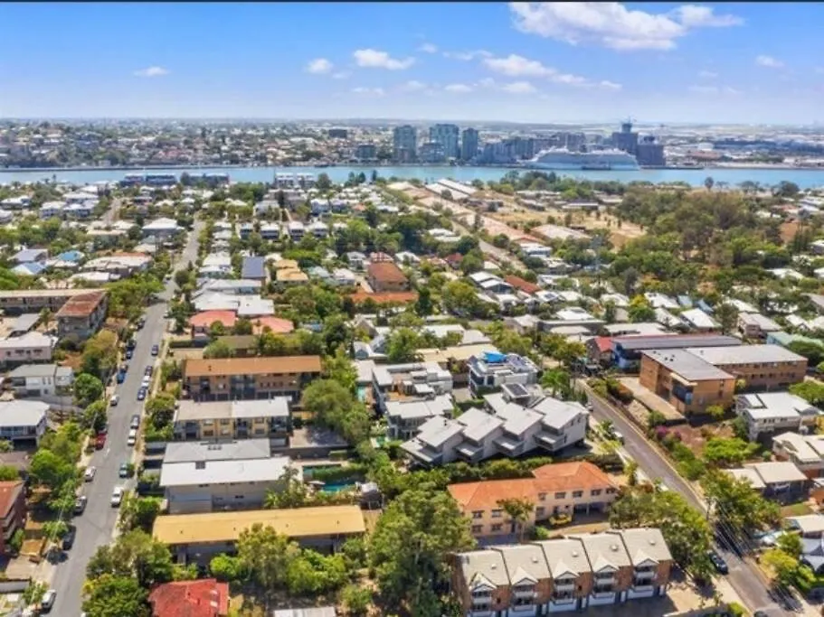 Prime Location: Just Steps Away From Oxford Street Apartment Brisbane